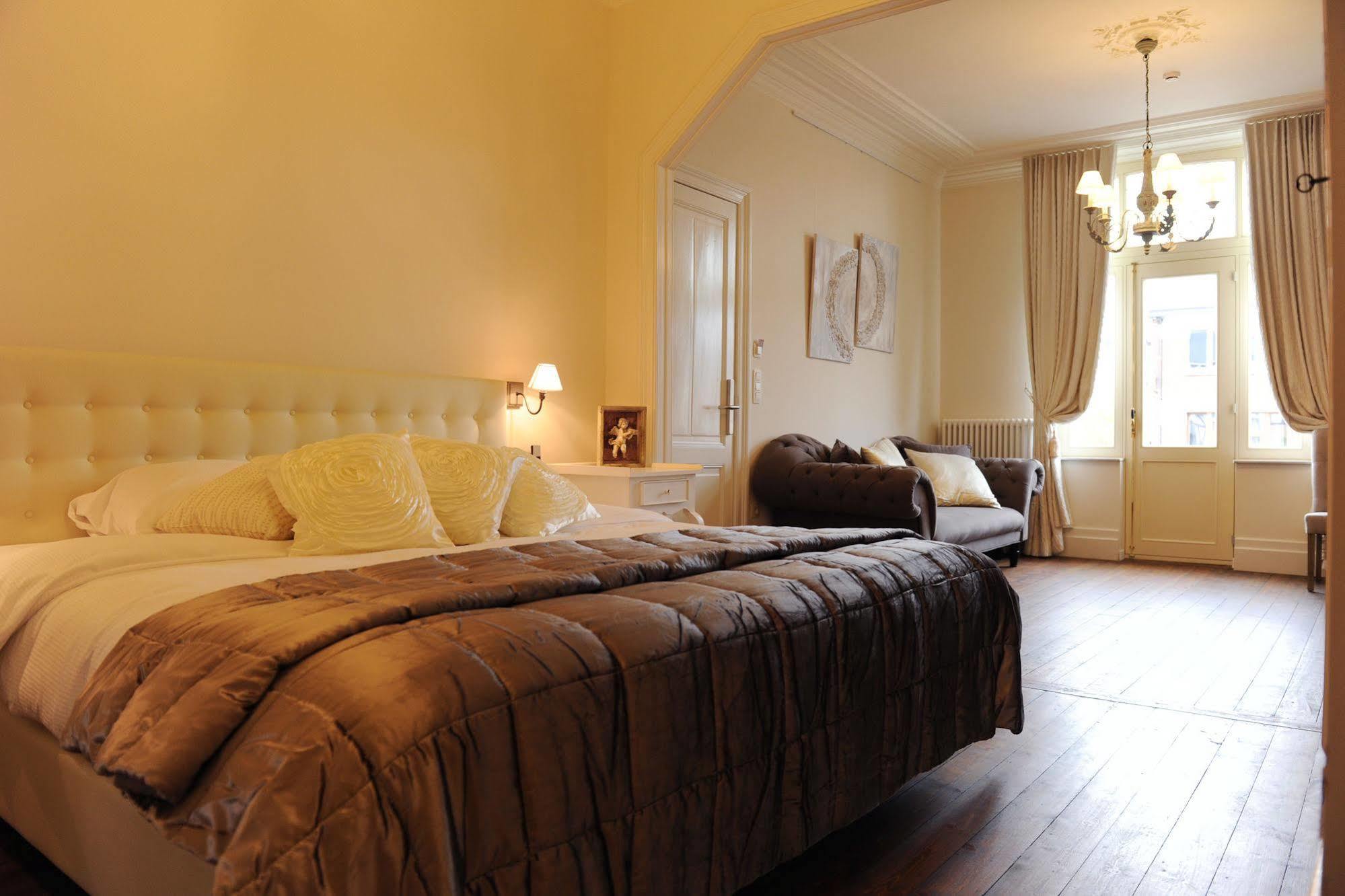 Charmehotel Villa Saporis ฮัสเซลต์ ภายนอก รูปภาพ
